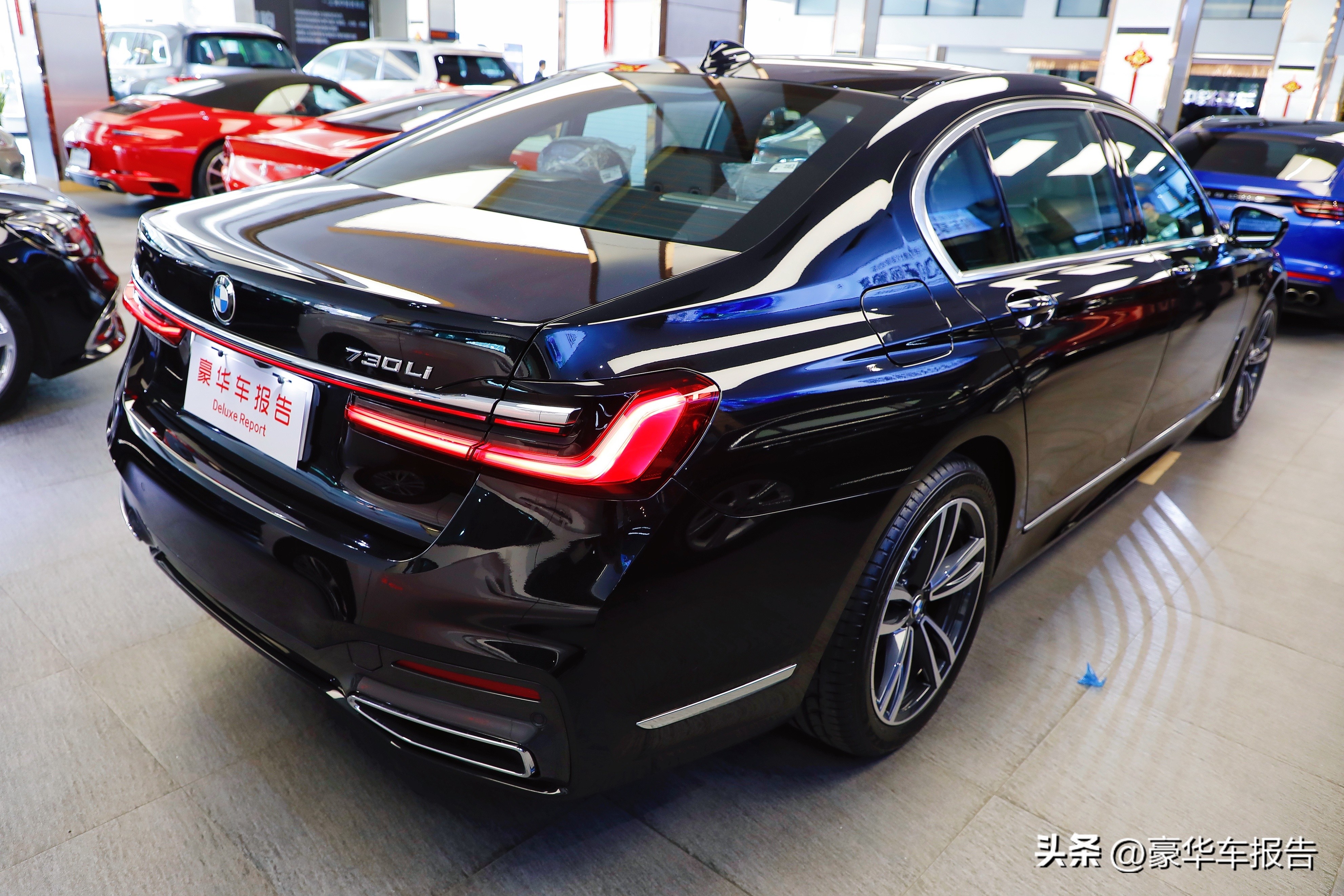 全球顶流:BRABUS和TOPCAR出品,全是100多万的旗舰MPV!选哪个?