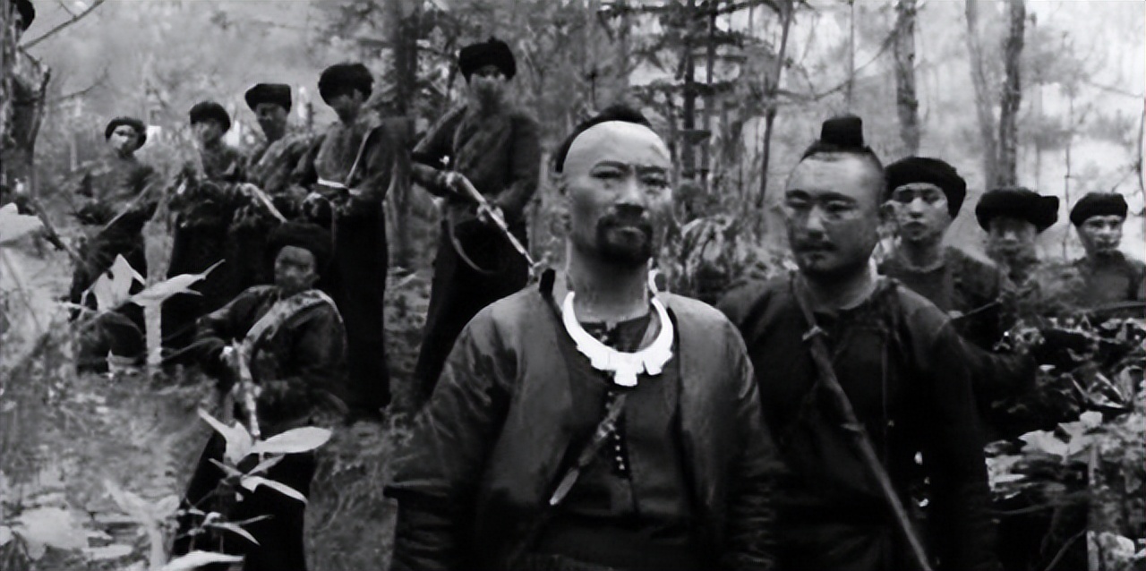 密令：惯匪唐汉云狡诈嗜杀，如难活捉，可就地正法；最后母女立功