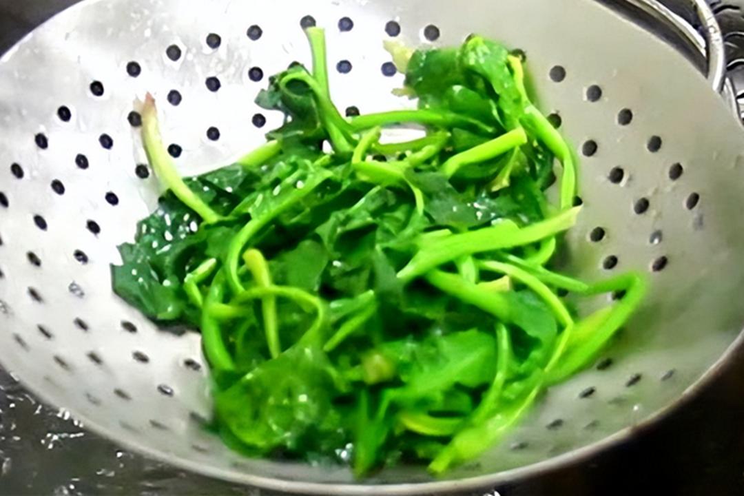 儿童锌过高症状吃什么食物补得快,孩子锌偏高平时可以吃什么