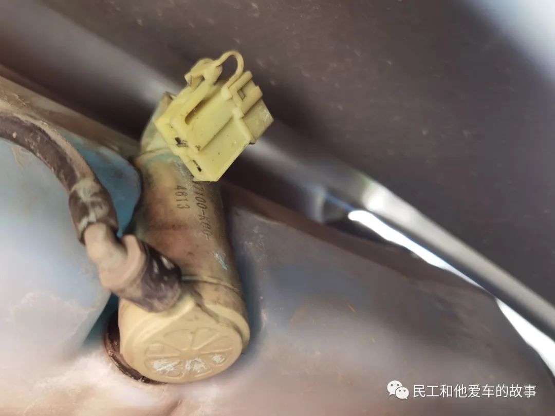 DIY给哈弗H5换个玻璃水壶电机，配件费10元，半个小时搞定。