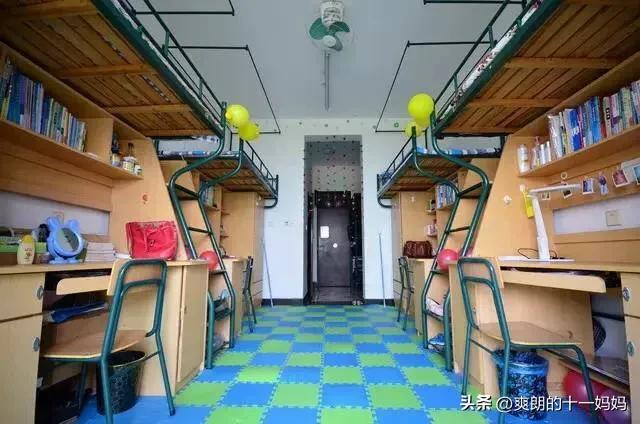 普通大学宿舍真实照片,清华宿舍vs普通大学宿舍