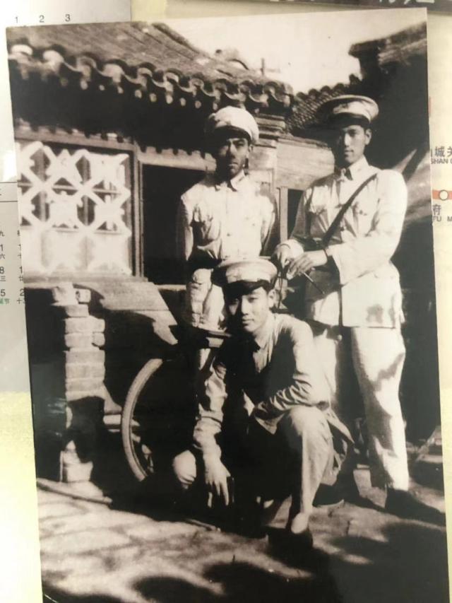 副艇长和小卖店老板娘偷情被举报，竟意外揭开特务惊天阴谋