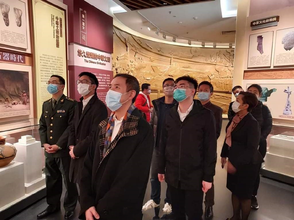 霍启山出席会议,霍启山出席发布会