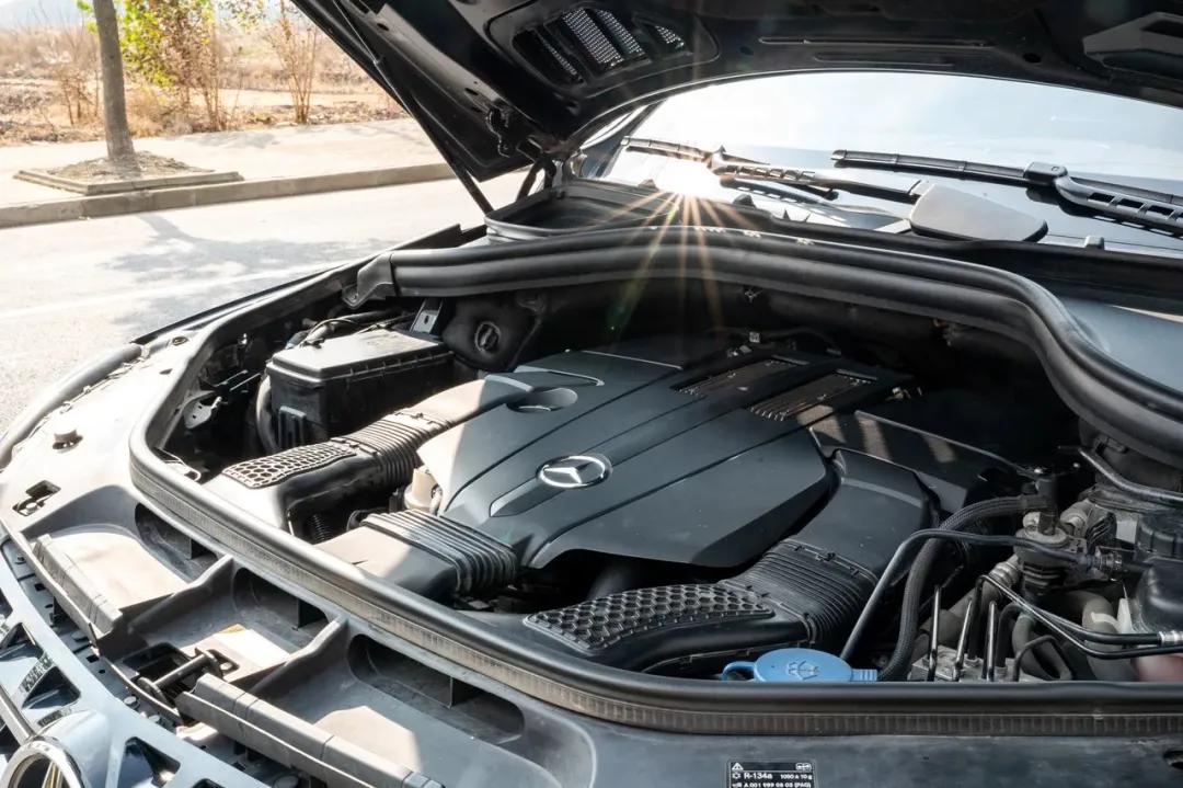 奔驰ml400的二手车实际感受,百万级硬派越野车奔驰ml400