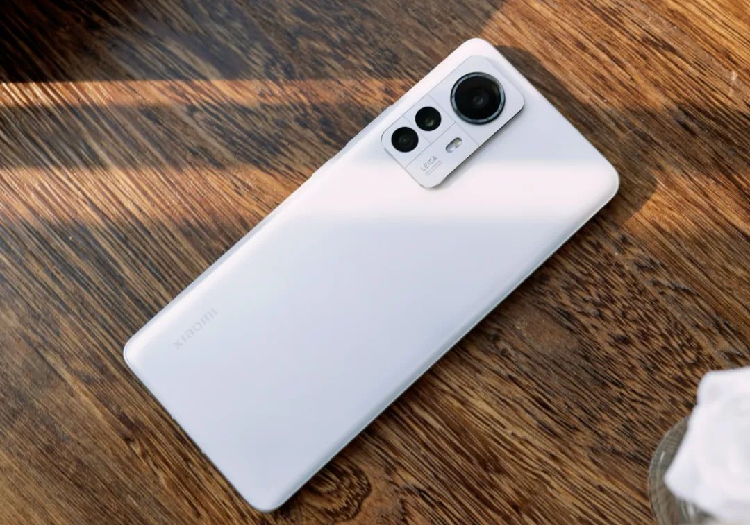 不充电续航长的手机,最耐用的电池和不发热的手机