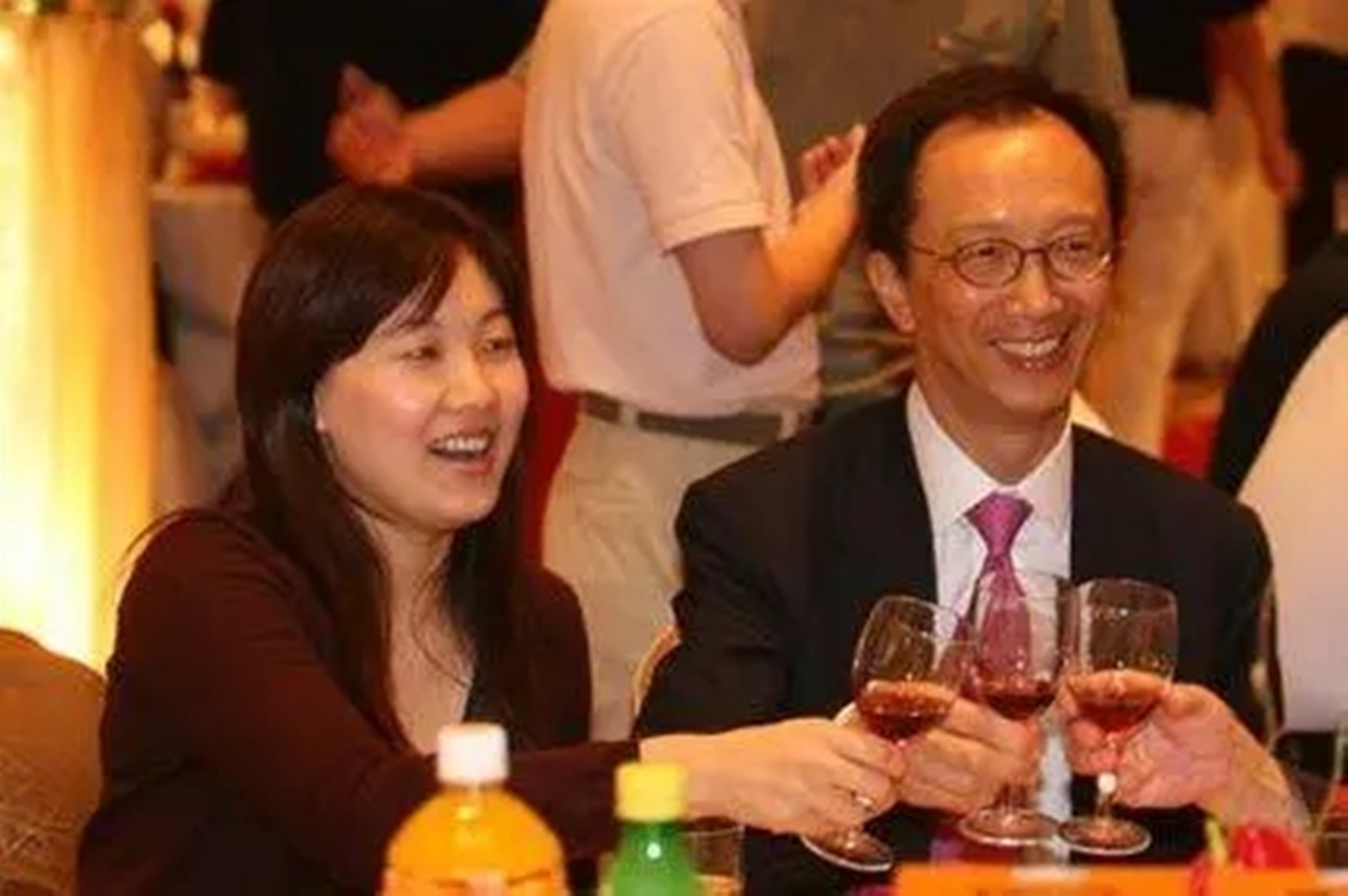 跳水冠军伏明霞老公是谁,跳水伏明霞老公身价