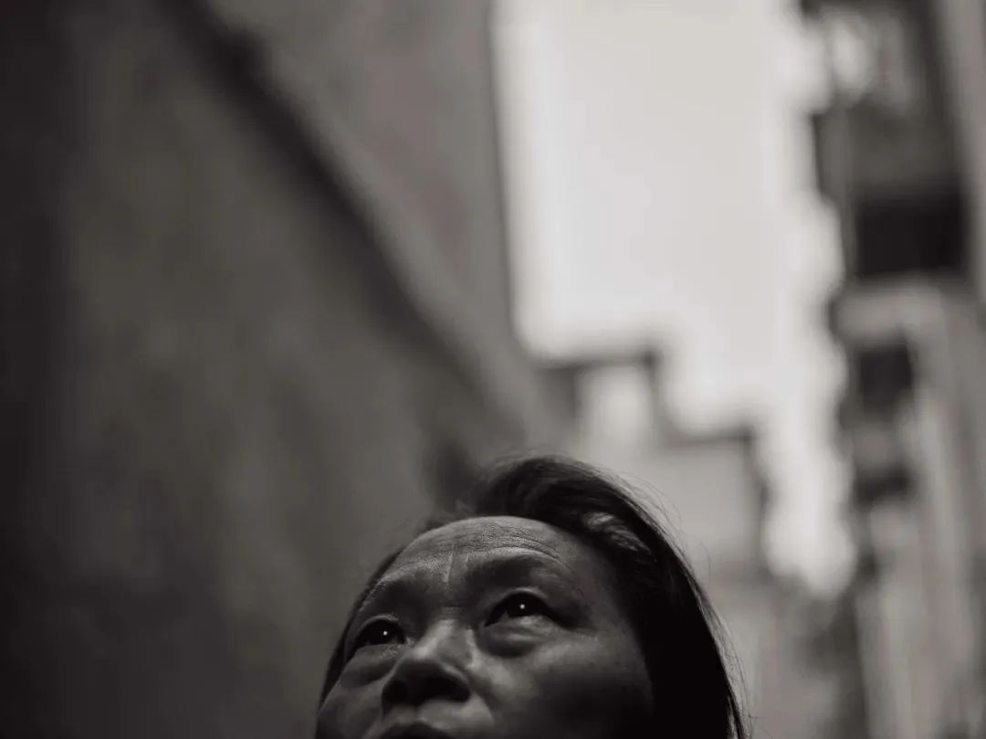 57岁北漂阿姨：白天保洁晚上画家，她的艺术之路感动万千人！