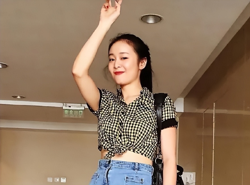 大嫂高叶刚翻红,大嫂高叶成名