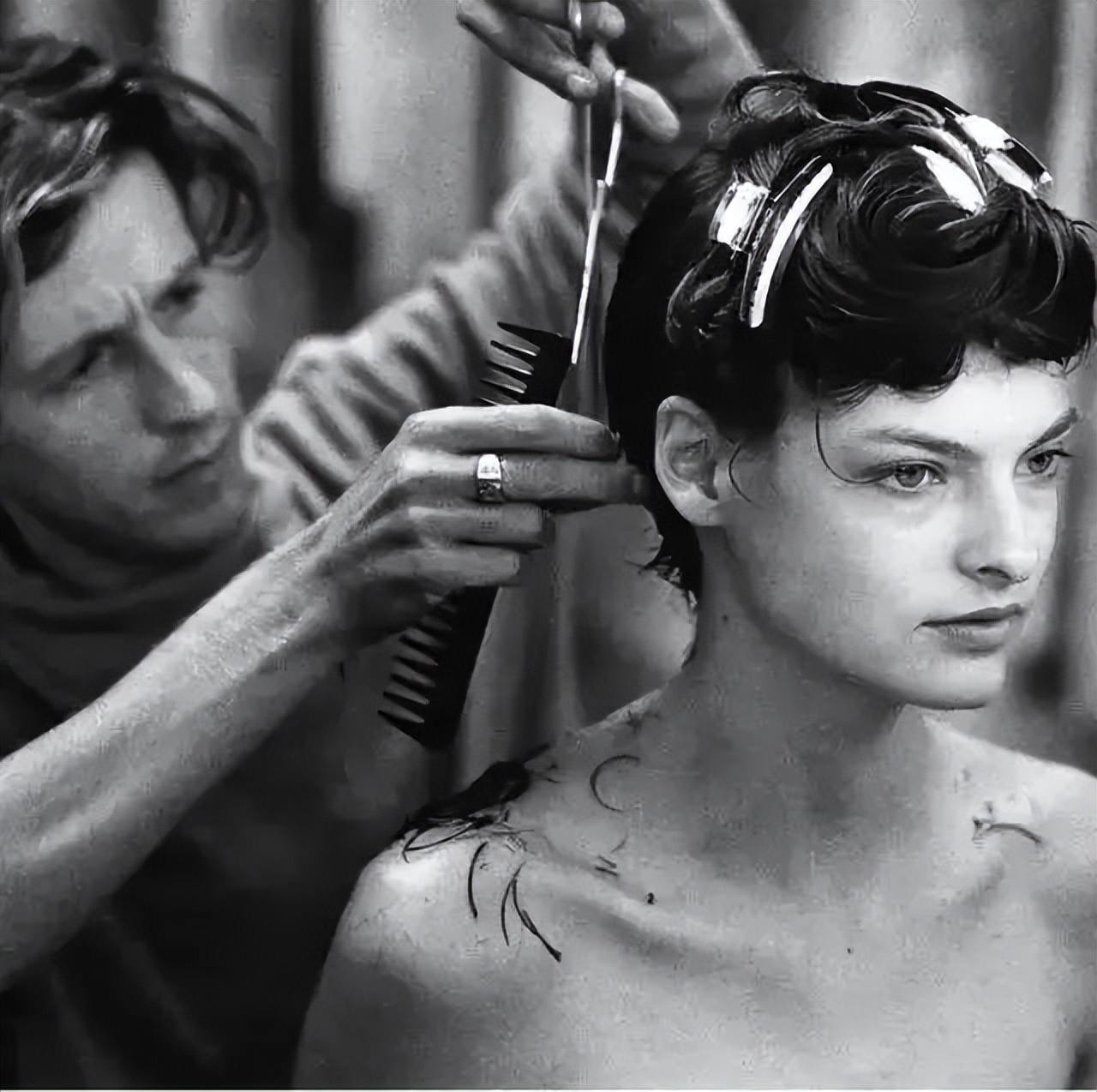 她16岁被逼拍裸照，51岁做医美永久毁容，隐退5年后勇敢发声