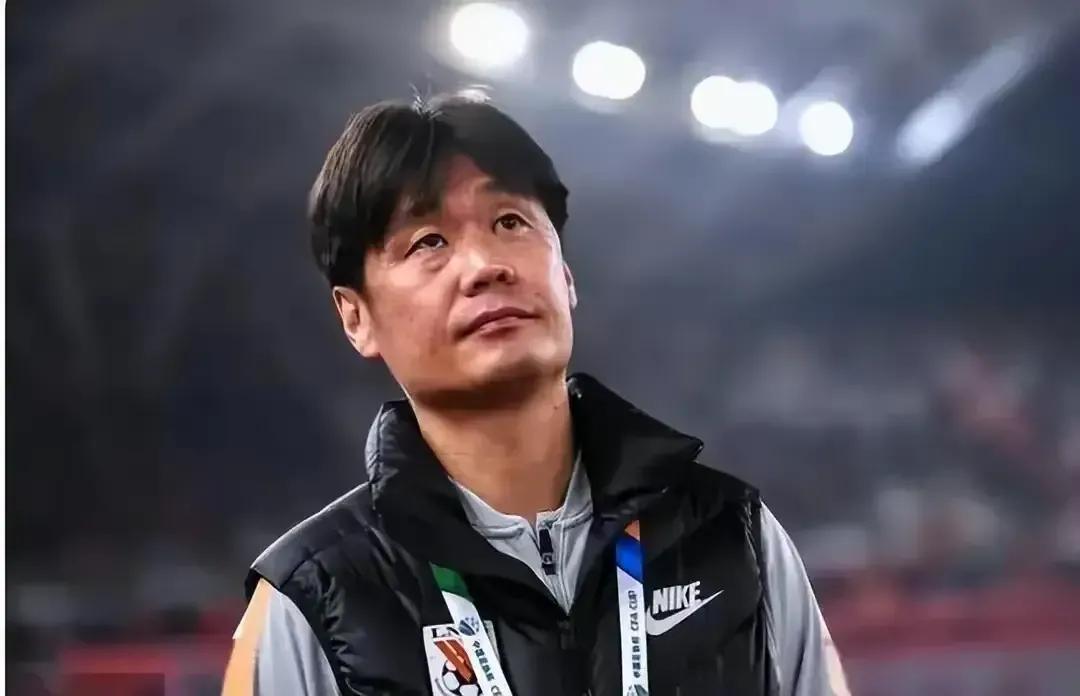 泰山队主教练李霄鹏,李霄鹏或不再执教国足