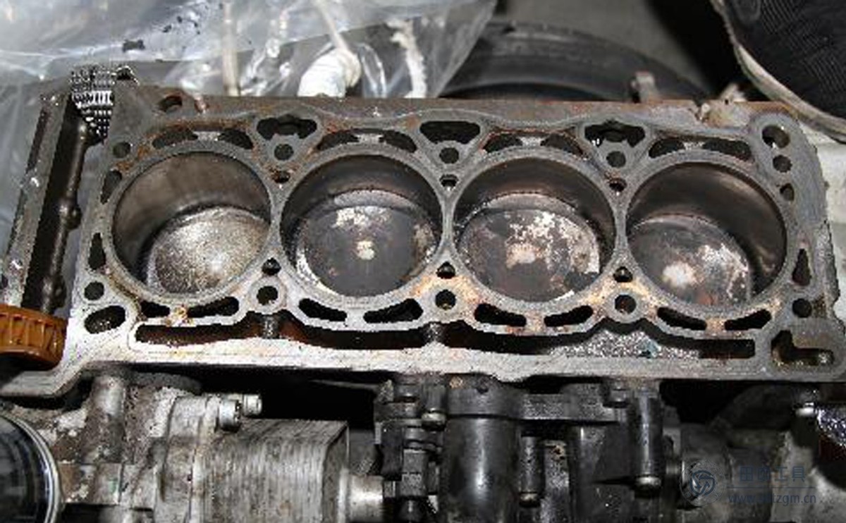 汽车气缸是怎么回事,汽车气缸磨损的原因和处理方法