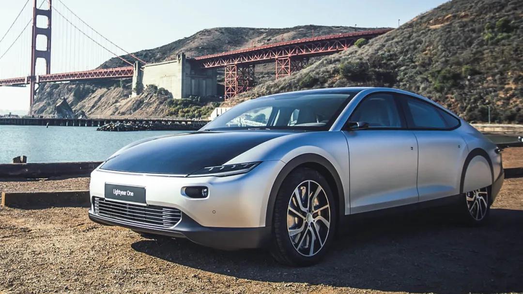 最新太阳能充电汽车,最新能太阳能充电的车