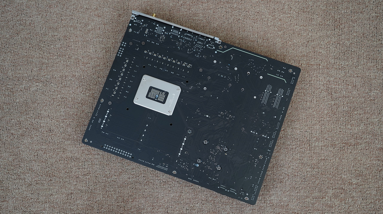 游戏生产力都通吃？13700K+Z790雪鹰+4080星曜打造的高端主机分享