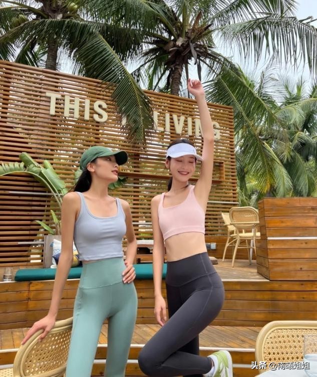 今年最流行的瑜伽服短袖上衣,瑜伽服上衣时尚最新款短袖