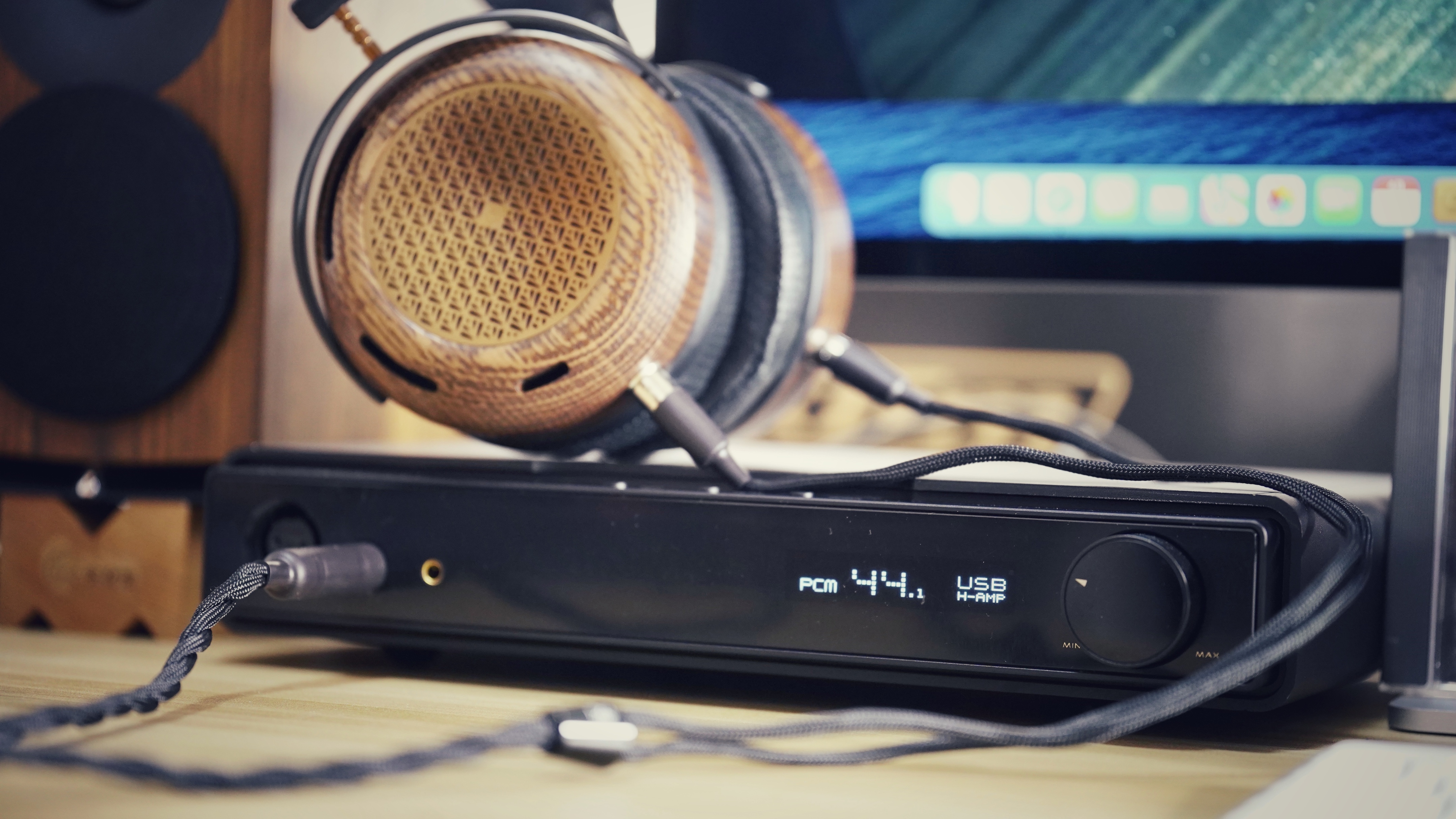 三百块钱好用耳机,三百块音质好的蓝牙耳机