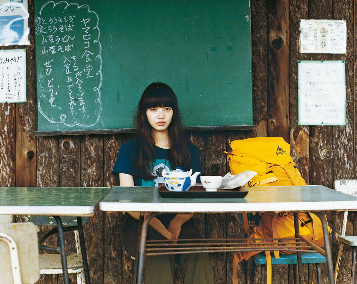日本女明星小松菜奈照片高马尾,日系美女小松菜奈颜值解析