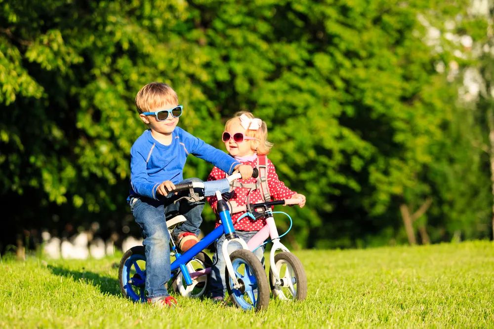 爱果乐儿童家具品牌排行榜,爱果乐儿童学习桌椅配件