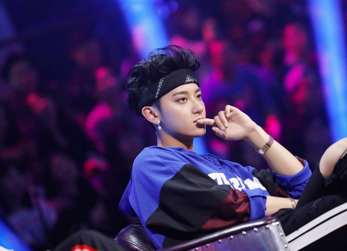 黄子韬与聋哑发小交流,黄子韬和他的聋哑朋友