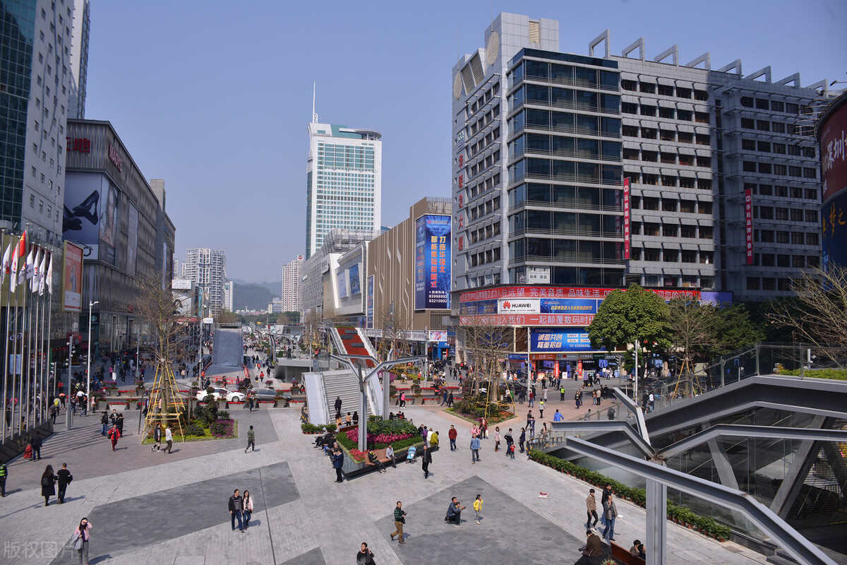 华强北，赛格大厦，女人世界，修电脑，逛街