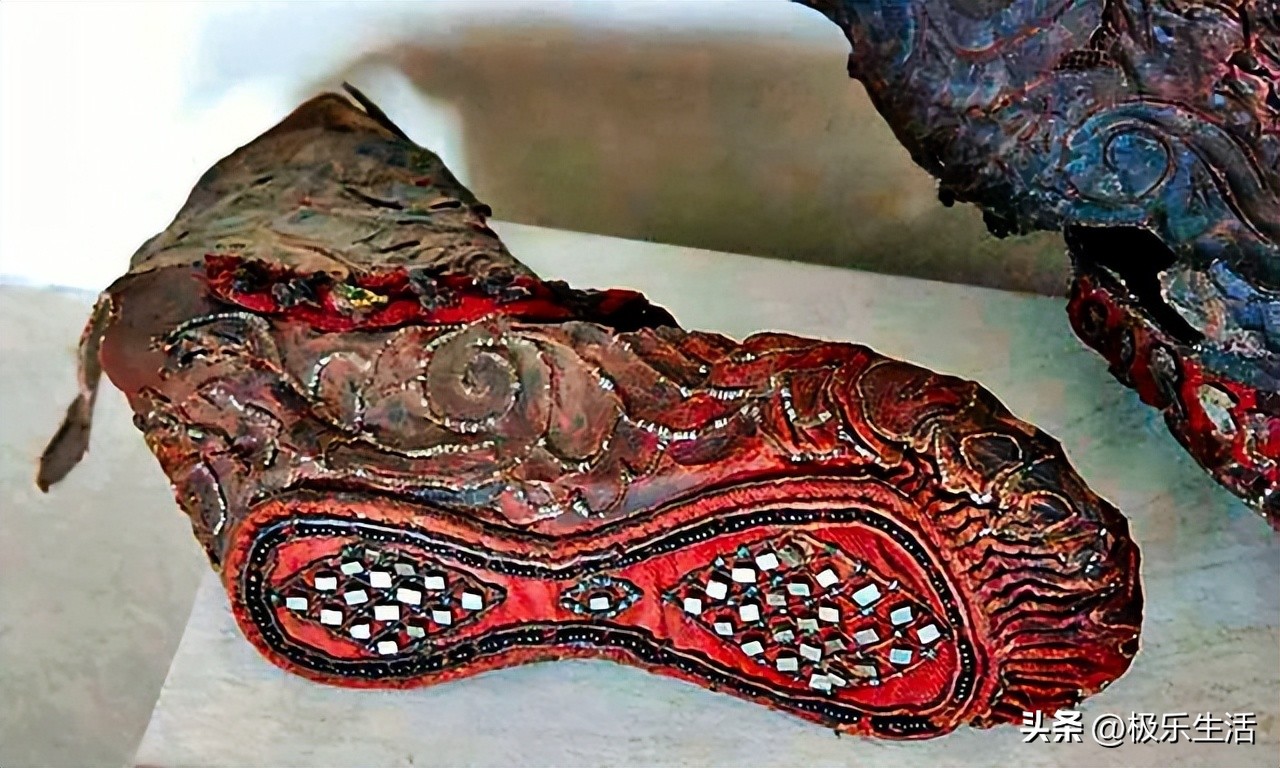 孰真孰假，40个看上去像现代仿制品的*物文**