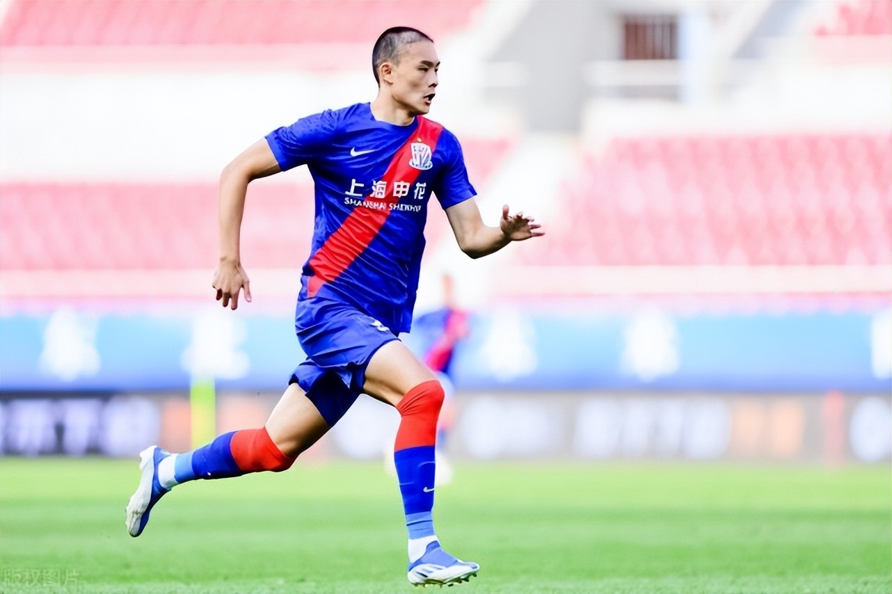 曹赟定头球,曹赟定彭欣力