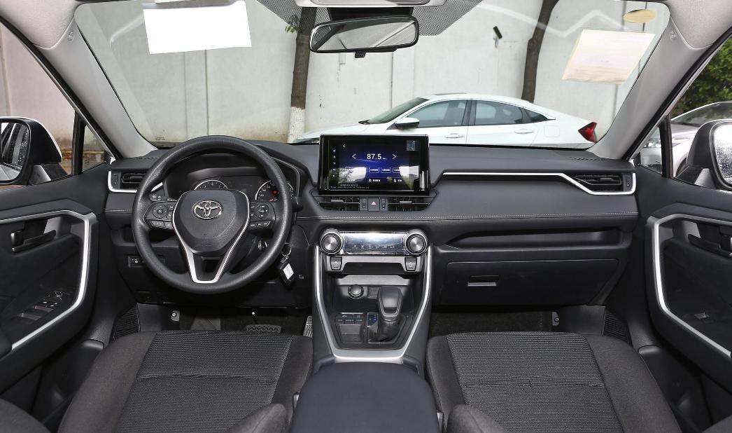 热门SUV丰田RAV4荣放，优缺点如何，老司机告诉你