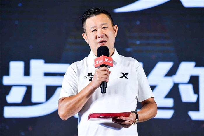 耐克阿迪旗舰店现状,耐克阿迪达斯销量暴涨