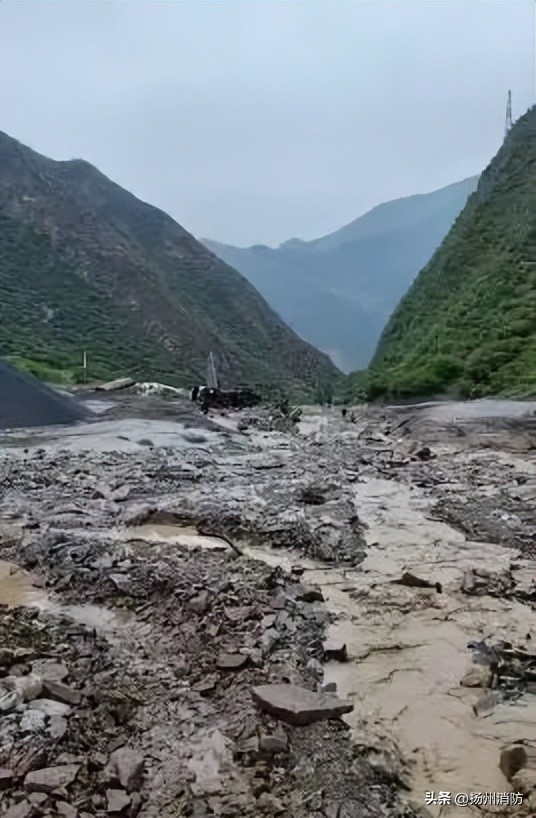 发生泥石流人员该怎样躲避,深夜发生交通事故如何处理