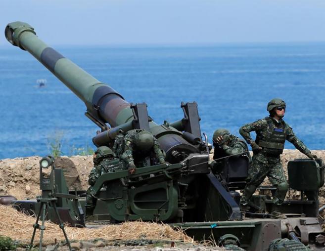 中国增持205亿美债后，美国计划对台提供5亿军援，中方把话挑明