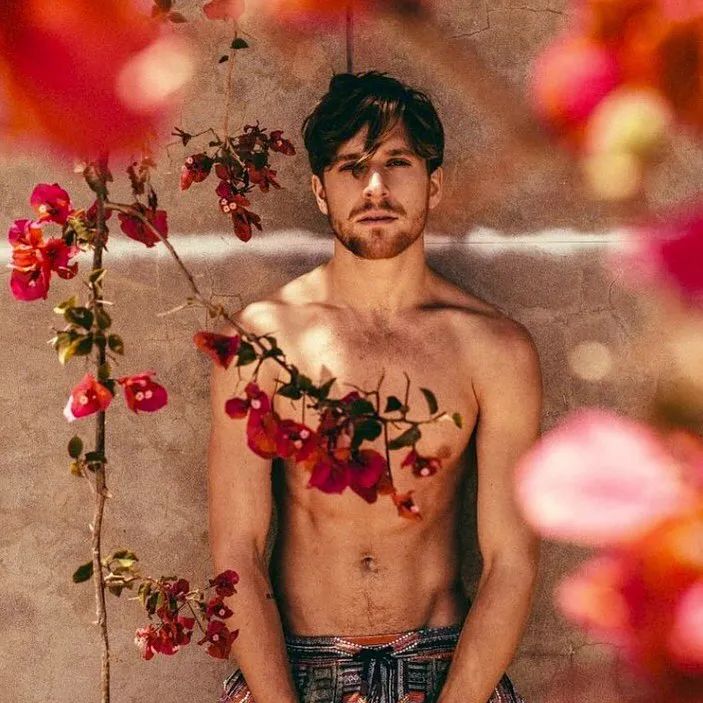 澳大利亚男模罗杰斯是麻辣鸡的粉丝，这算不算变相出柜了？