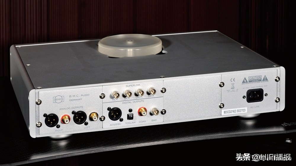 评B.M.C.AudioBDCD2CD机与PureAmp合并功放宽松大气的姿态