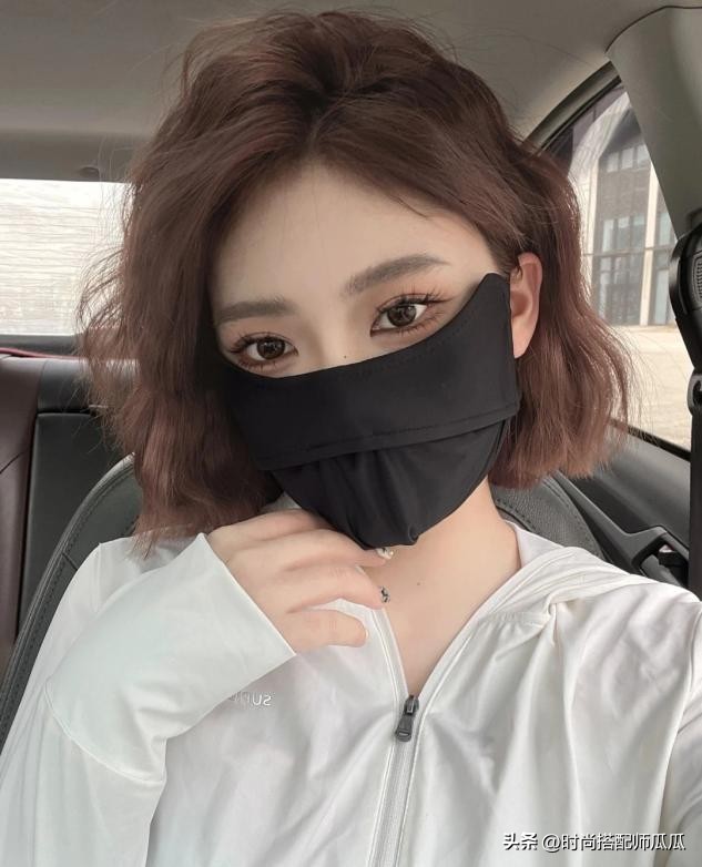 适合发量少减龄的烫发,别再留中间长两边短的发型