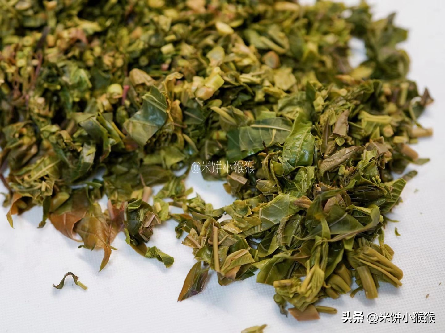 香椿炒鸡蛋是春天不可多得美食,香椿炒鸡蛋家常菜做法