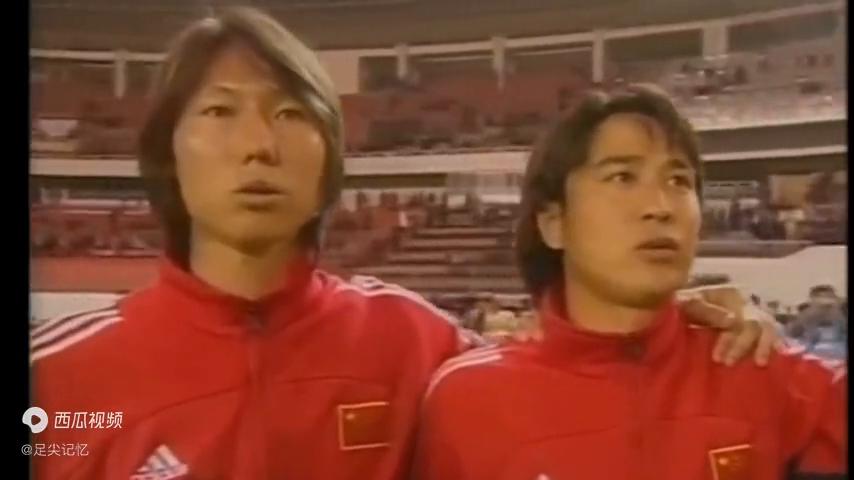画面模糊的中国男子足球队,中国男足高光时刻照片2002