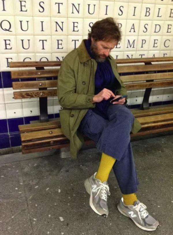 为什么新百伦的鞋型和nb一模一样,为什么新百伦运动鞋是潮鞋