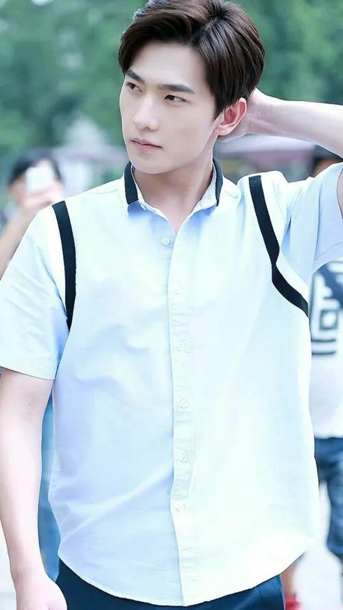 杨洋帅气照片微微一笑,杨洋颜值变化史微微一笑很倾城