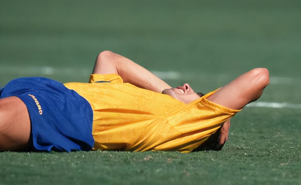 世界足坛致命的10大乌龙球,世界杯乌龙球被打死