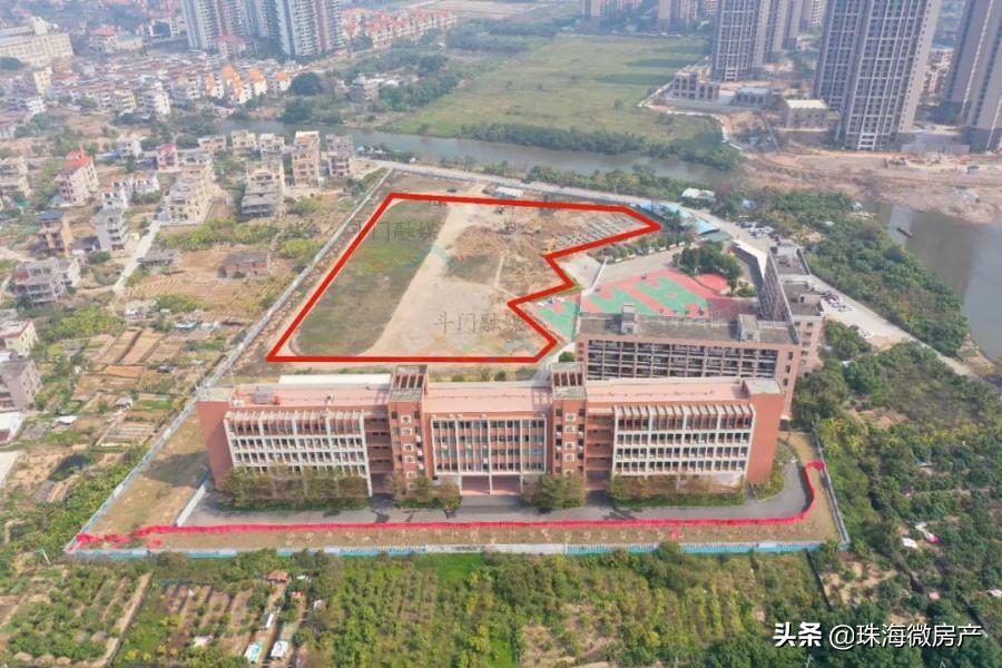 白藤湖中学操场,白藤湖学校