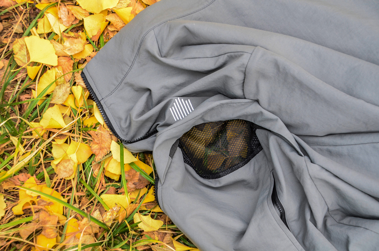 冷风、湿热、油污、真菌统统被吸走：单导黑洞夹克