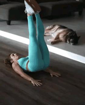 最简单的动作减肥肚腩和腰肉,腹部赘肉最有效的减肥动作