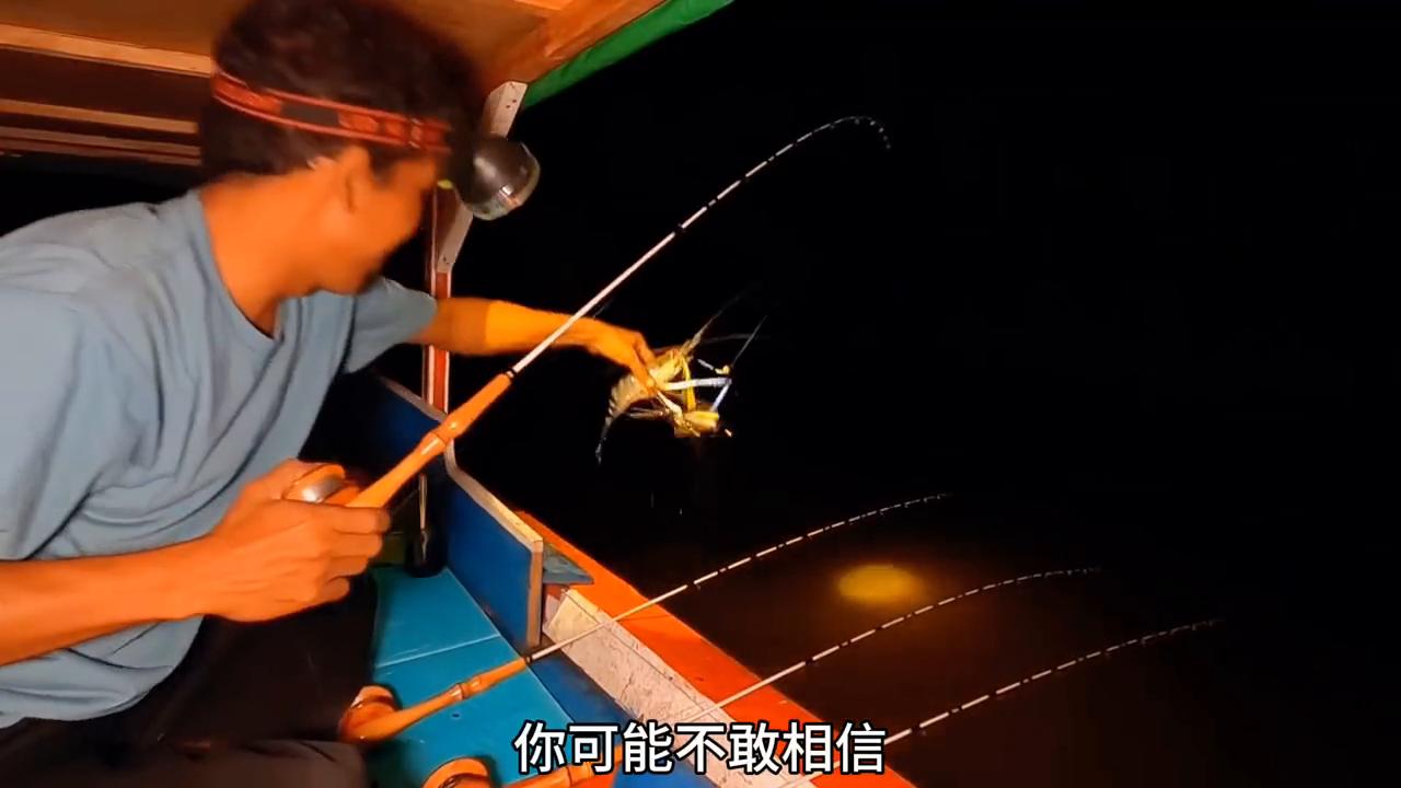 渔民钓百斤大鱼视频,渔民在河里钓沼泽蓝虾