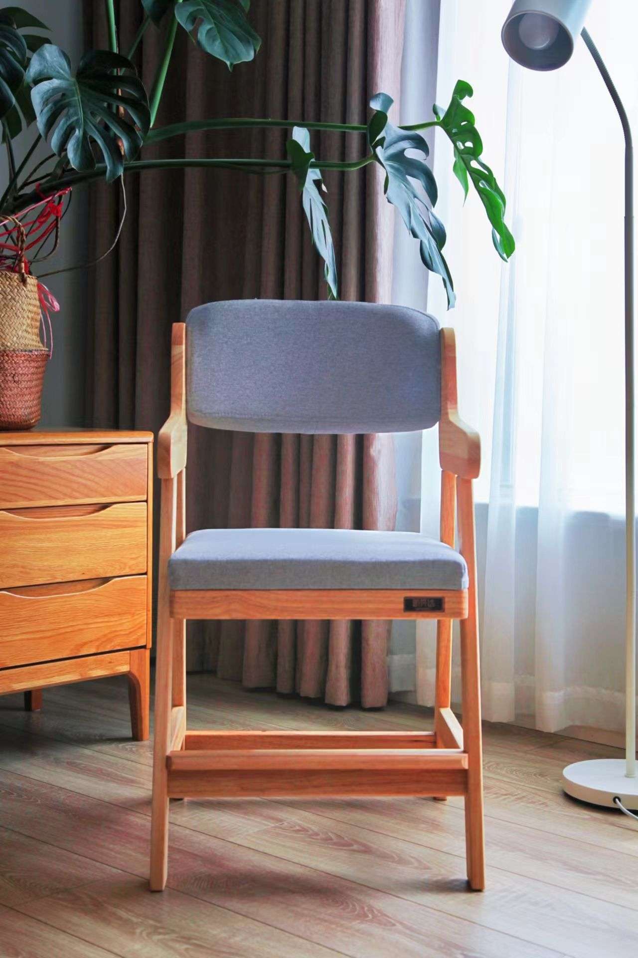 斯芬达小鹿桌配套阅读架,斯芬达小鹿桌儿童实木学习桌