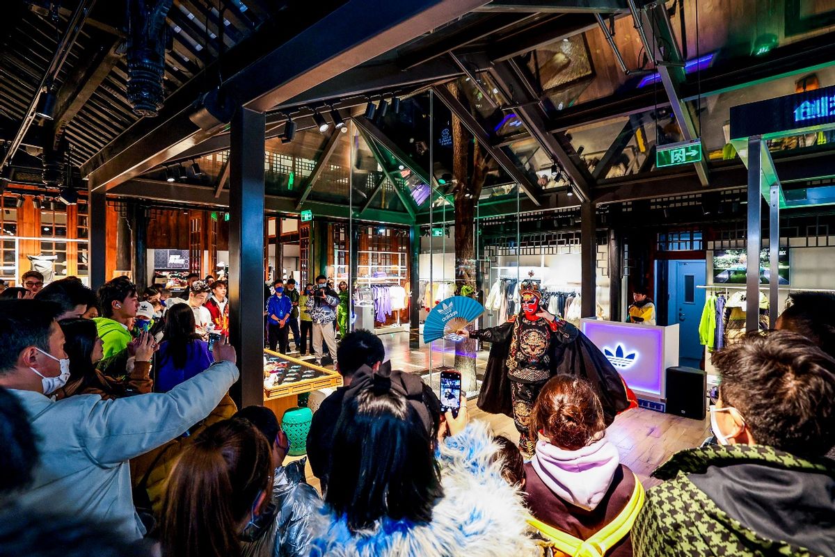 adidas官方旗舰店 三叶草 (adidas三叶草官方旗舰店西安)