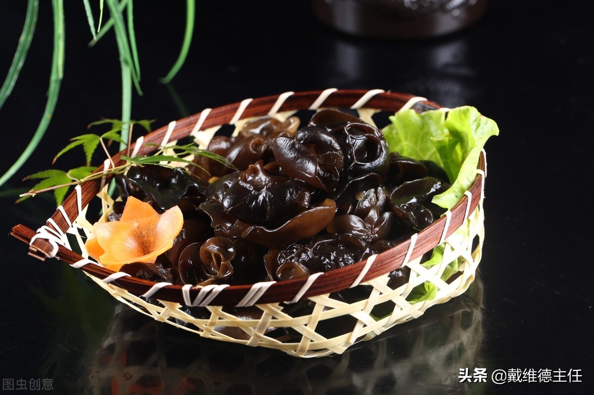 甲状腺结节喝中药可以吃香菇吗,甲状腺结节能吃香菇平菇菜吗