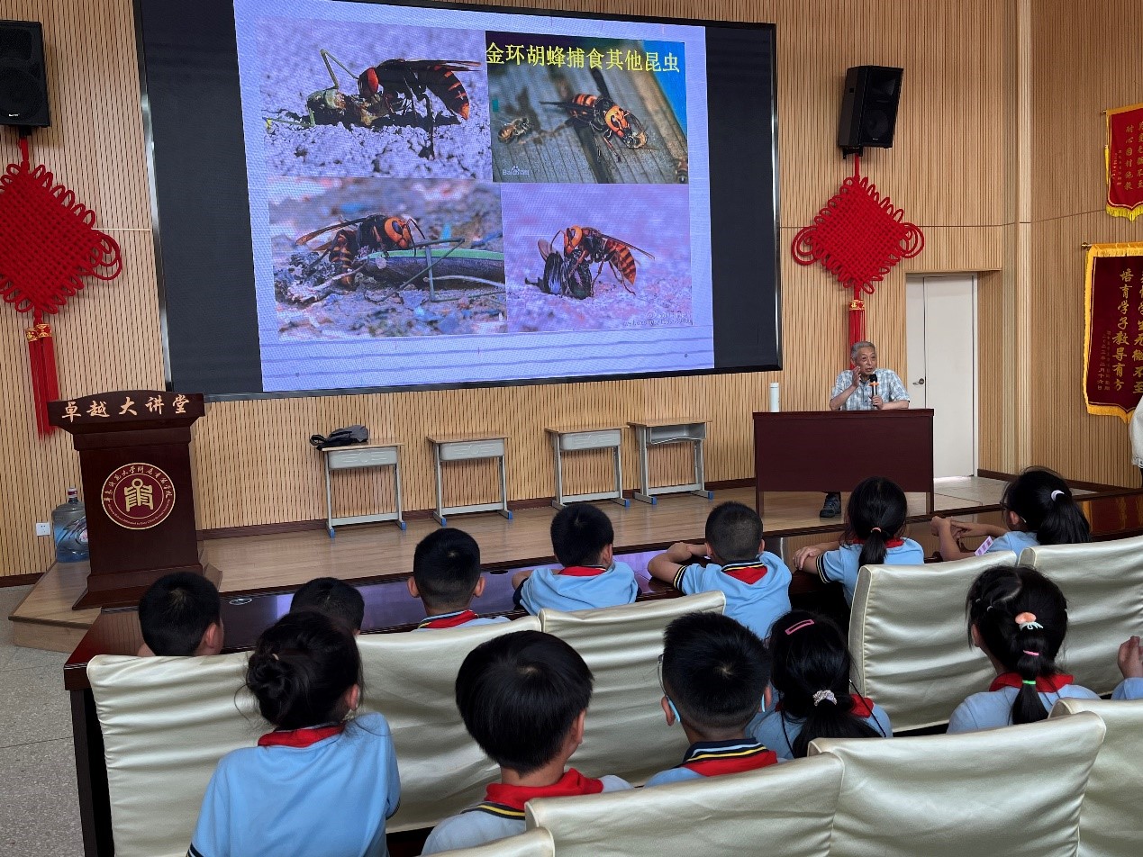 科普活动进校园点亮孩子科学梦,科普知识进校园科技体验零距离