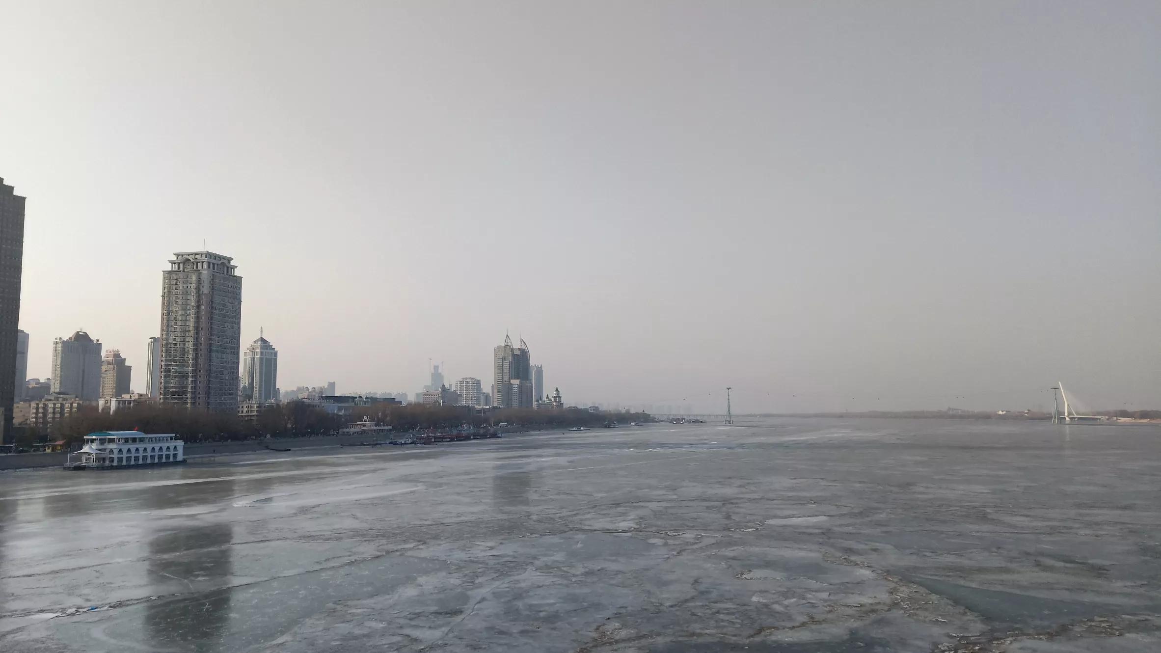 冬日的白雪在纷飞,冬日的白雪花
