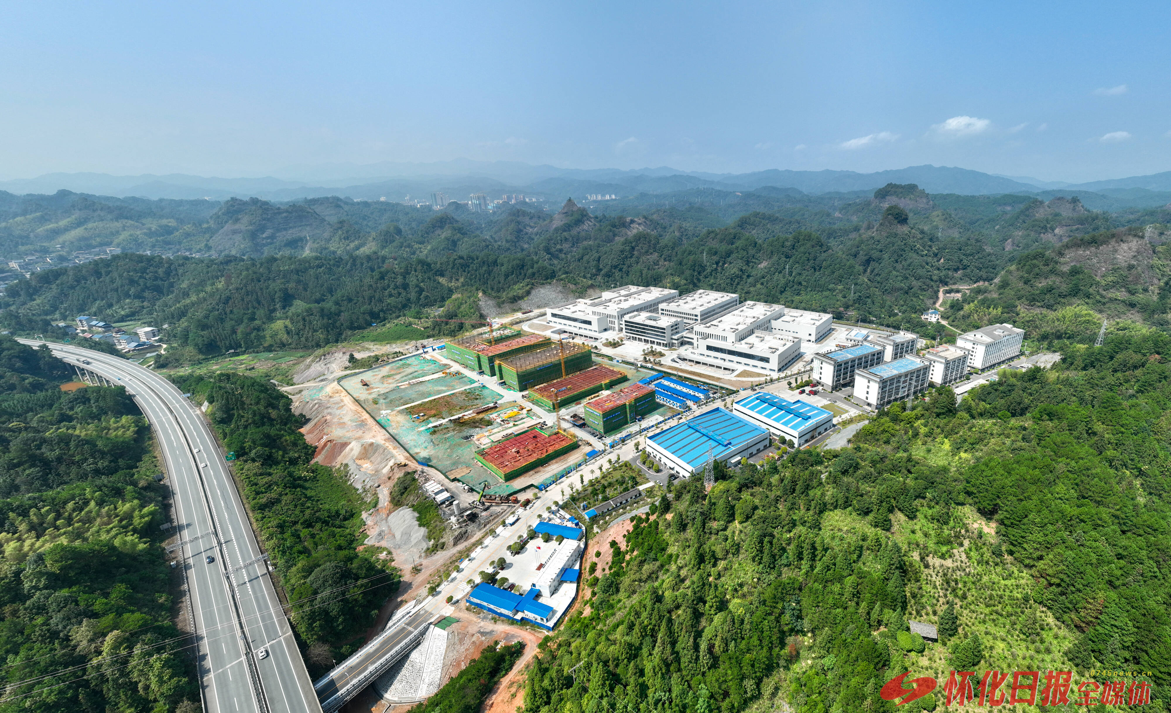 展现新作为开启新征程,展现新作为作出新贡献