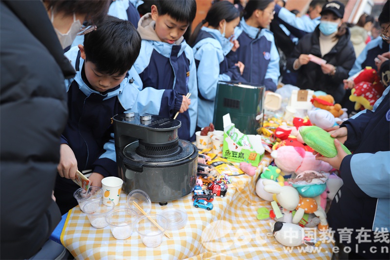 爱在义起心愿同行义卖海报,爱在一起