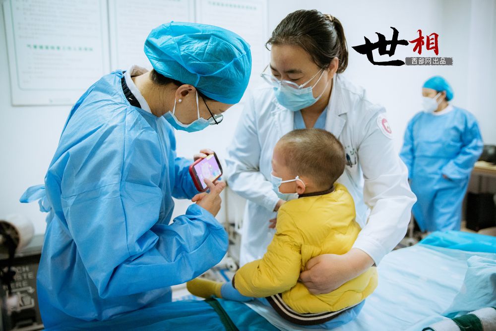 世相丨儿科医生邓亚楠:治愈患儿内心也被纯真填满