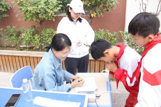 西安经开第14小学开幕式表演,西安经开第四小学校运会开幕式